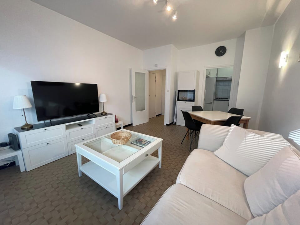 Apartment | Dining