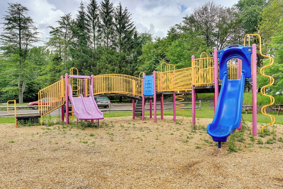 Outdoor Fun! Charming Family Home in Tobyhanna Cottage in Tobyhanna
