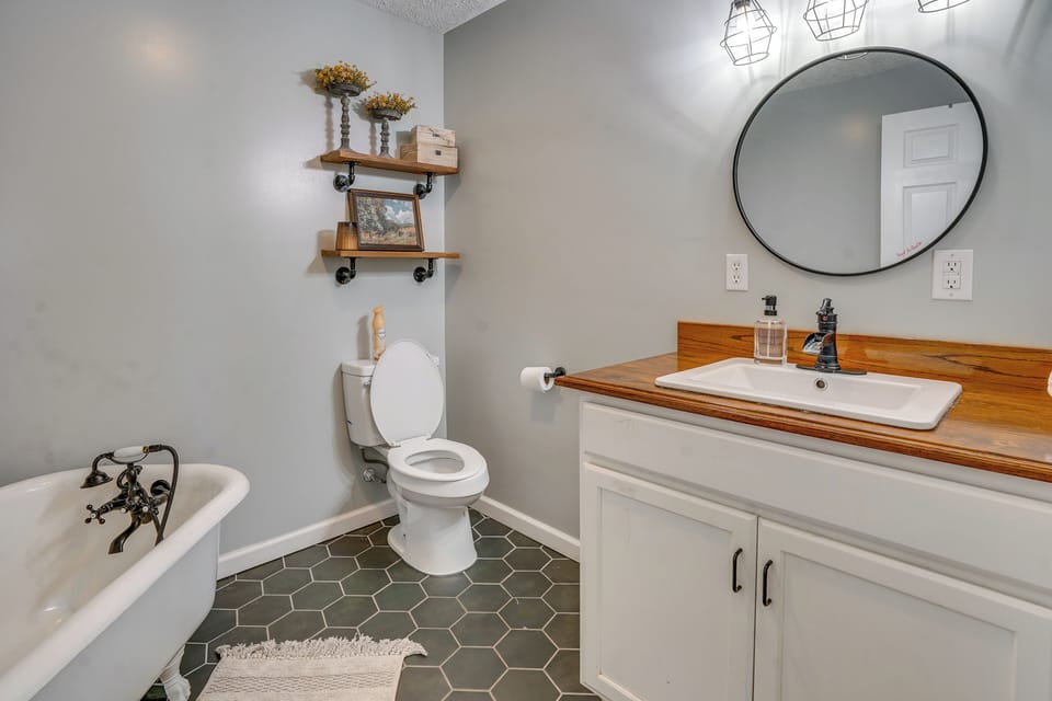 Family-friendly Home Near Kentucky Lake! Cottage in Kentucky