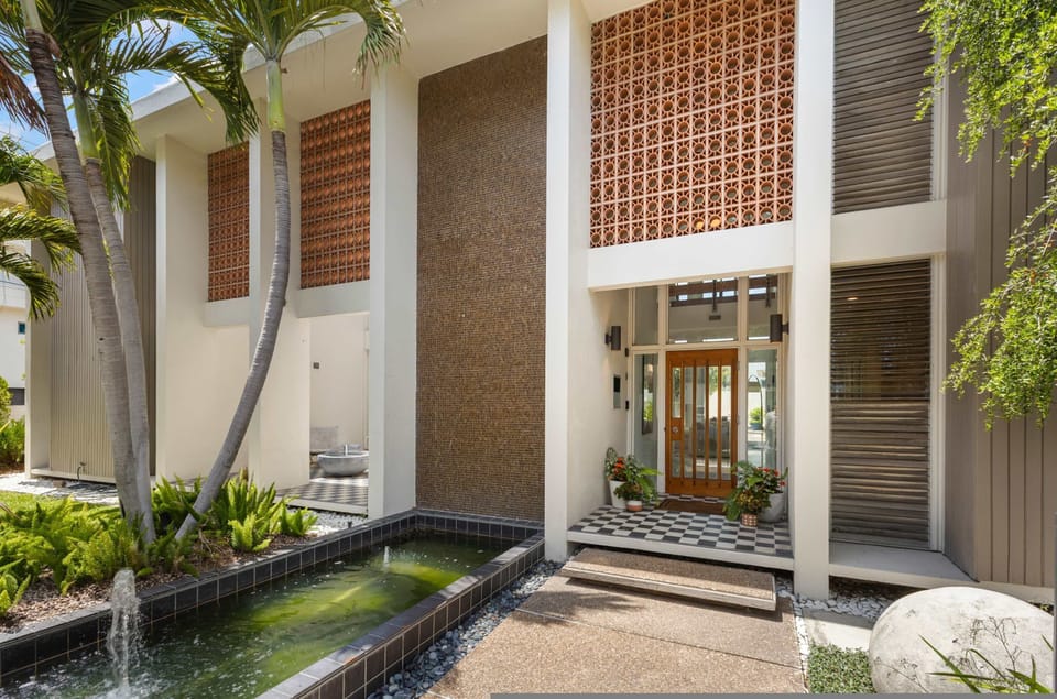 House | 5 bedrooms, high-speed internet