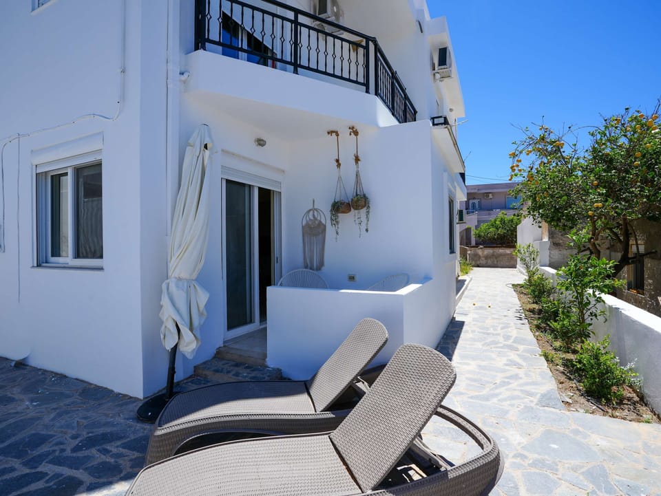 House, Smoking | 3 bedrooms, Internet