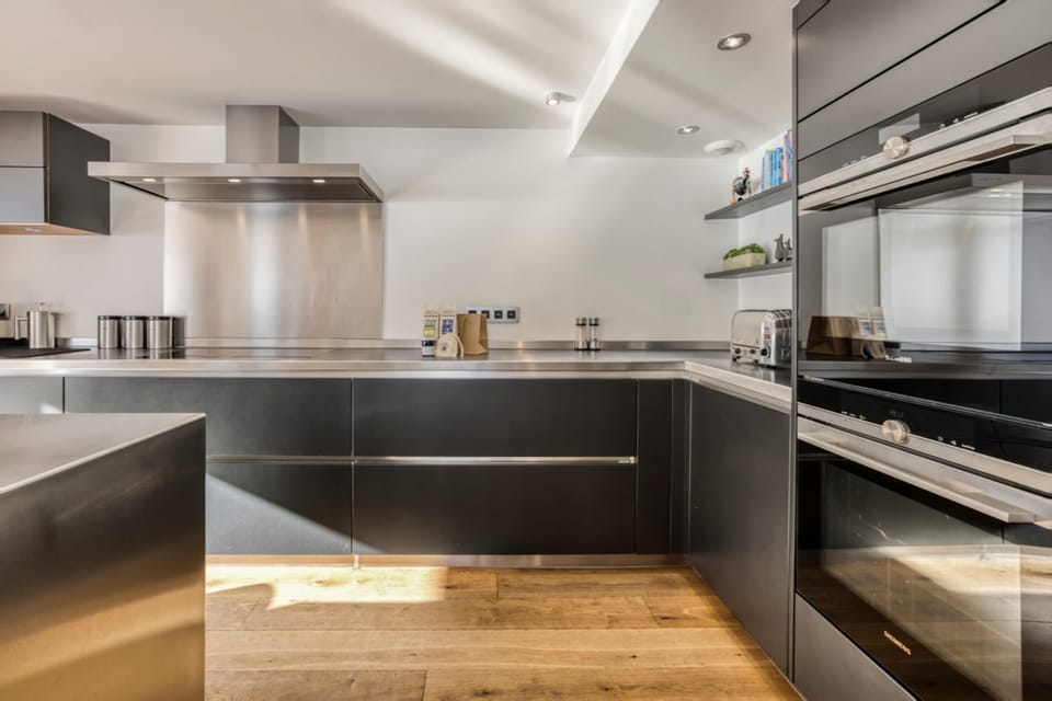 Kitchen area with INOX worktop