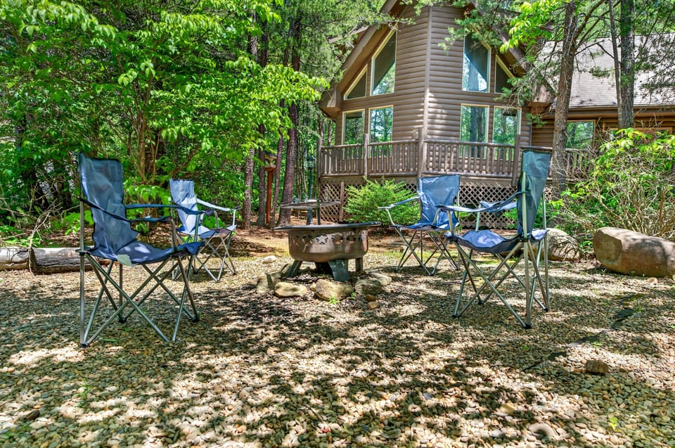 Cabin, 4 Bedrooms | Outdoor dining