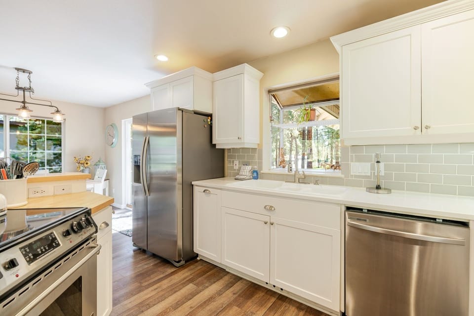 House, 3 Bedrooms | Private kitchen | Fridge, oven, coffee/tea maker, toaster