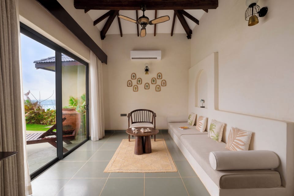 The Ocean Palm Villa | In-room safe, desk, laptop workspace, blackout drapes