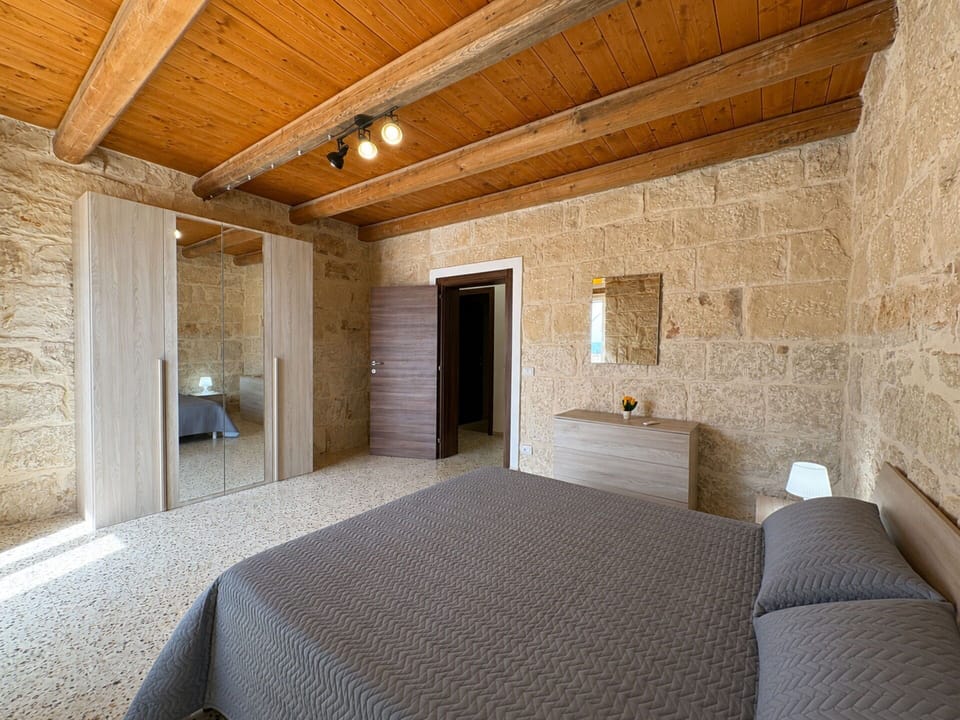 Autumn, Bedroom, Spring, Summer