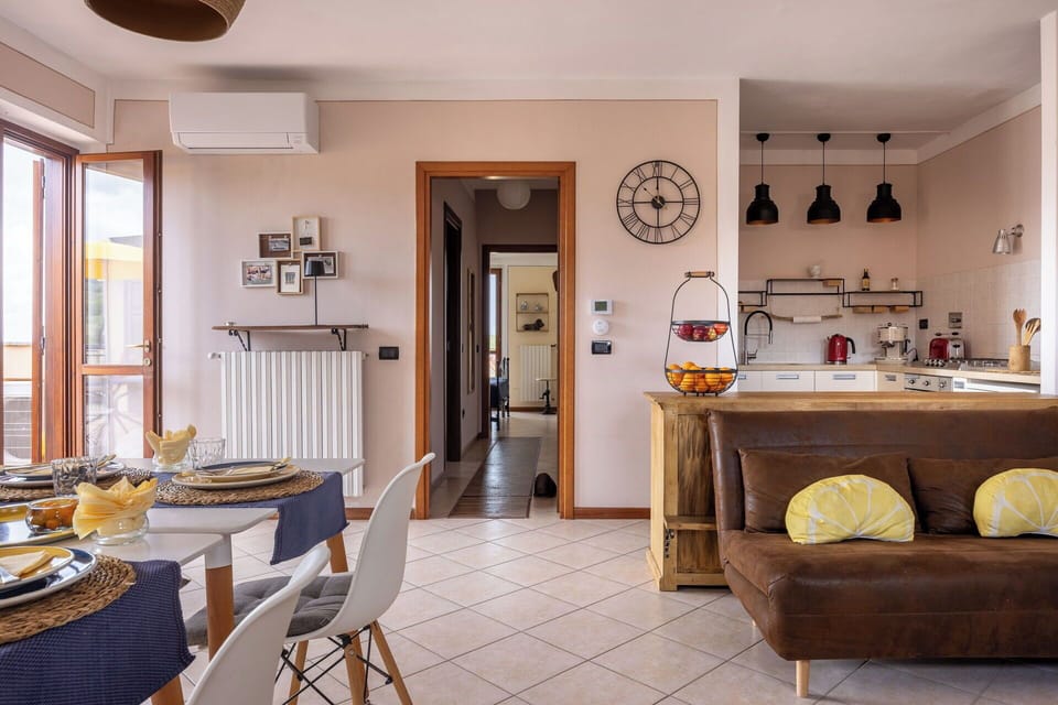 Autumn, Kitchen, Living Room, Spring, Summer