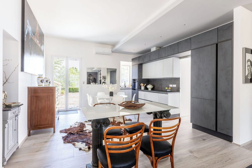 Dining Room, Kitchen