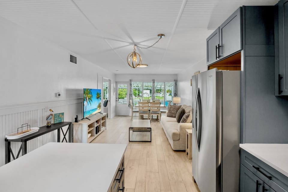 Spacious Living Room and Kitchen