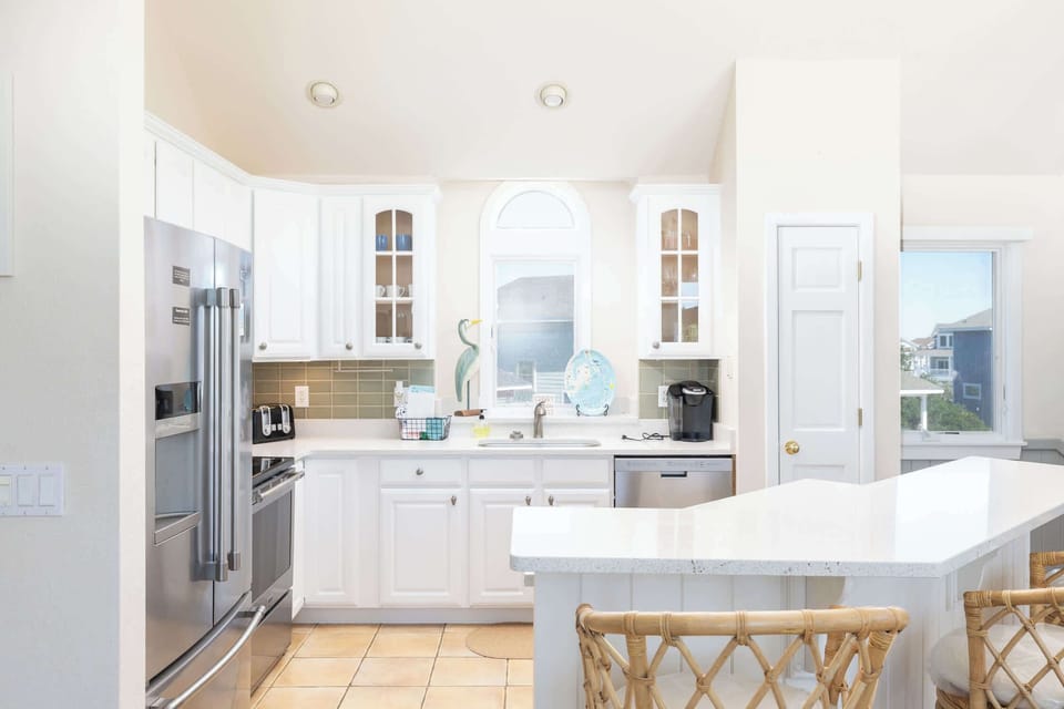 Newly Remodeled & Fully Stocked Kitchen