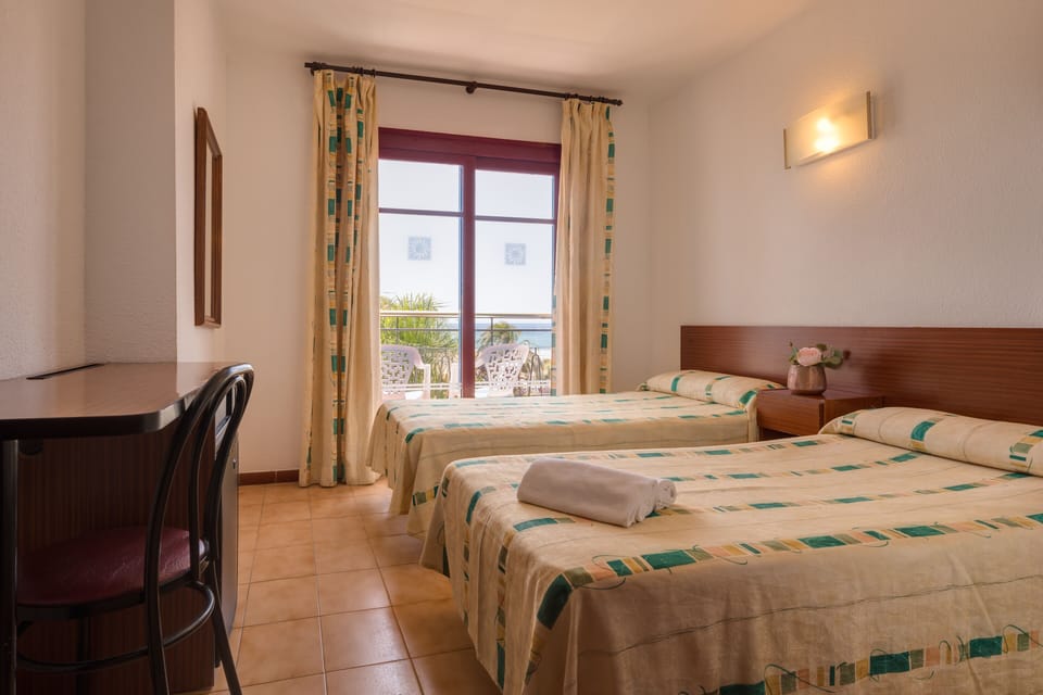 In-room safe, desk, free WiFi, bed sheets