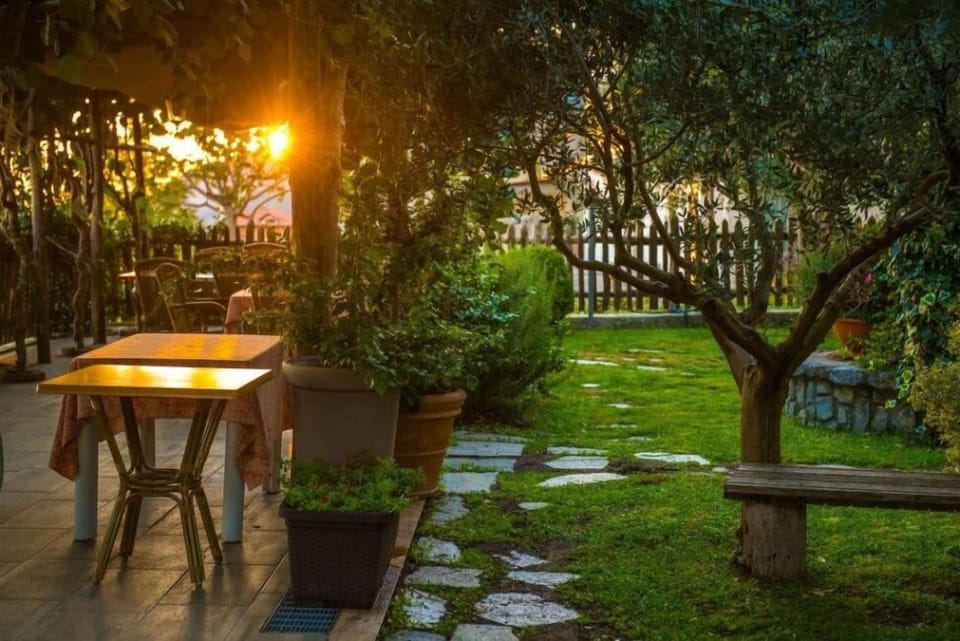 Lunch and dinner served, Regional cuisine