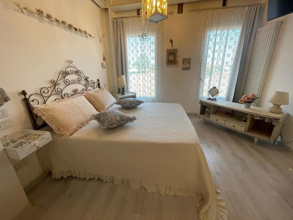 Triple Room, Private Bathroom, Courtyard View | Blackout drapes, soundproofing, iron/ironing board (on request)