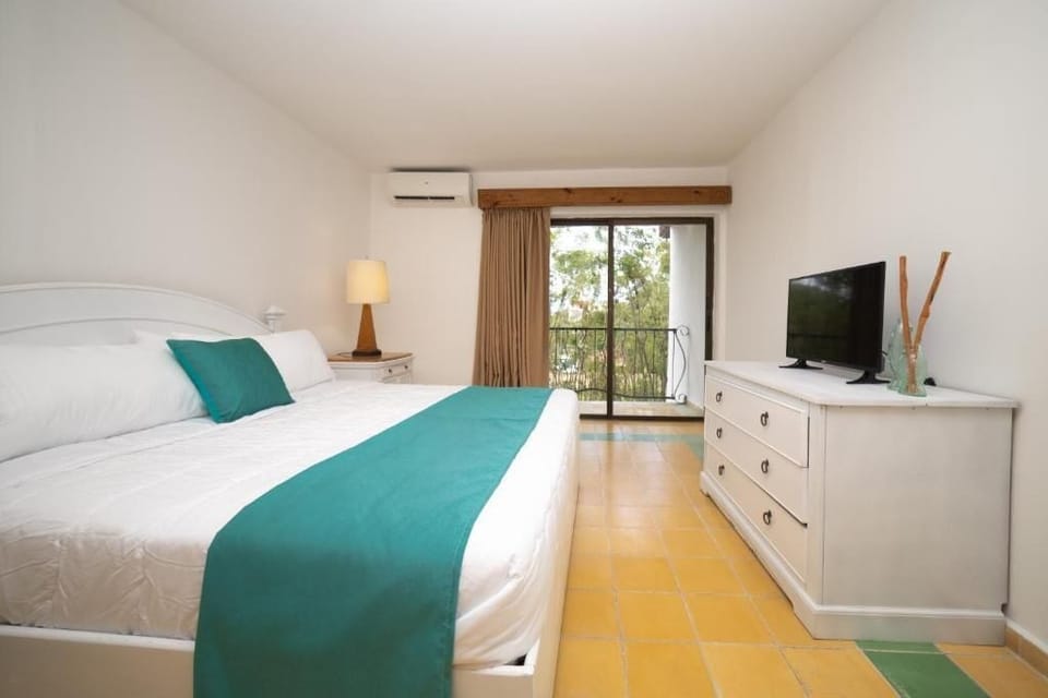 Iron/ironing board (on request), WiFi (free)