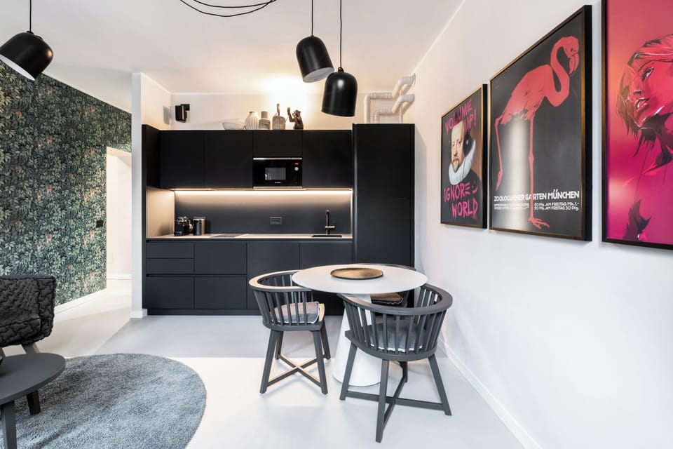 Deluxe Apartment B9 | Dining