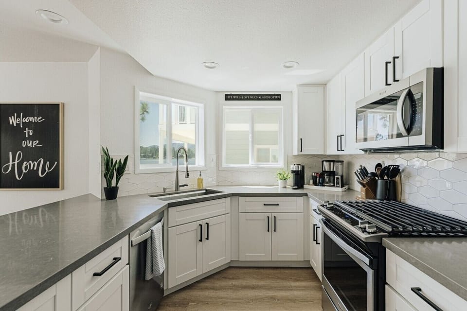 Fully equipped for quick breakfasts, family dinners, and everything inbetween