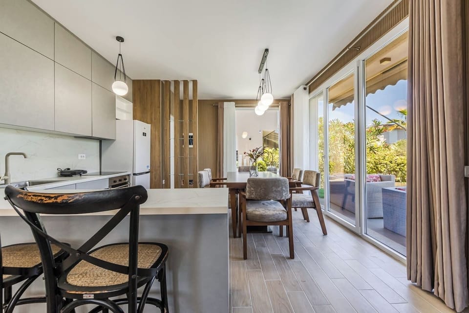 Fully-equipped kitchen