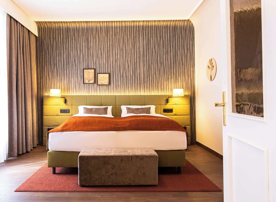 Suite, 1 Double Bed (Living Room) | 1 bedroom, hypo-allergenic bedding, in-room safe, individually decorated