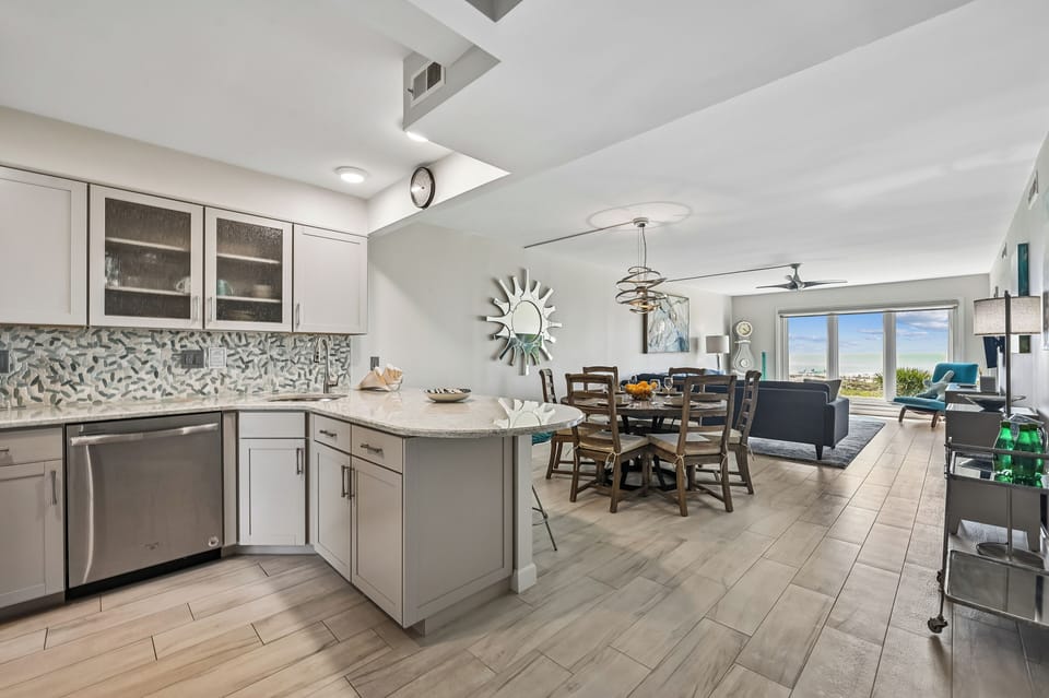 Kitchen at 302 Shorewood