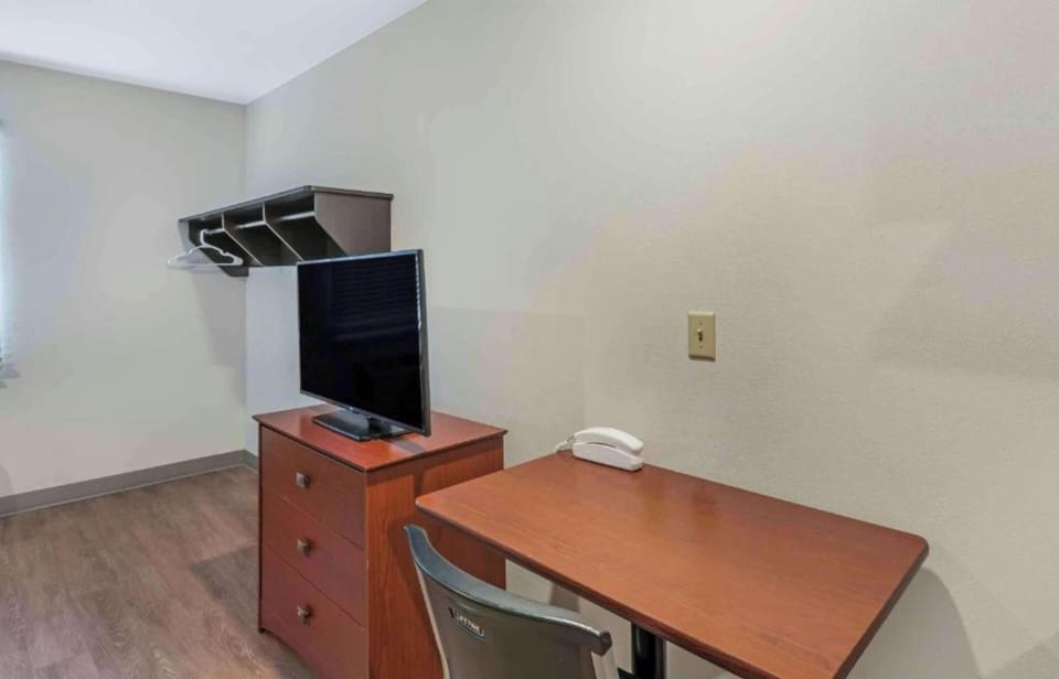 Room, 2 Queen Beds, Non Smoking (Kitchen) | Free WiFi, bed sheets