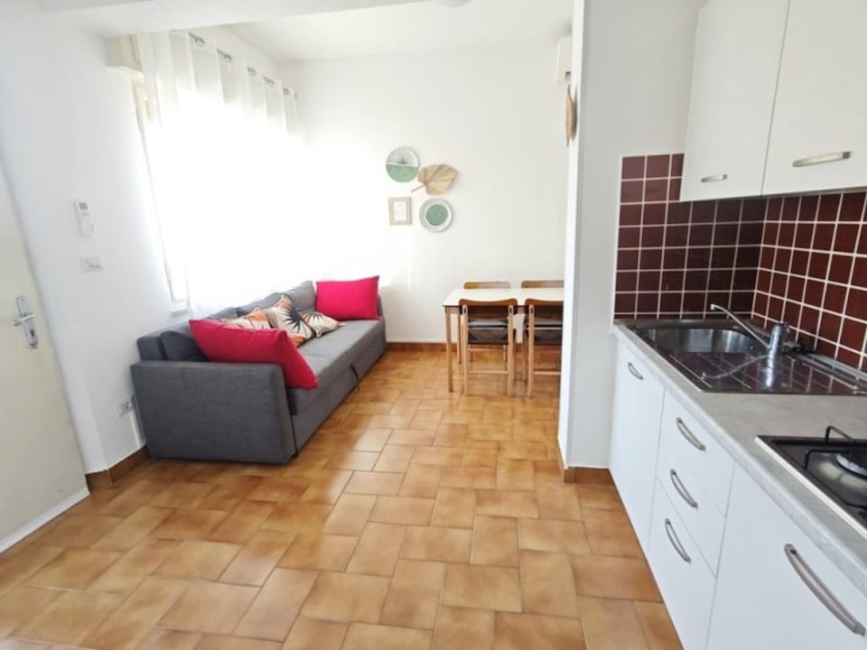 Apartment, 2 Bedrooms | Living room