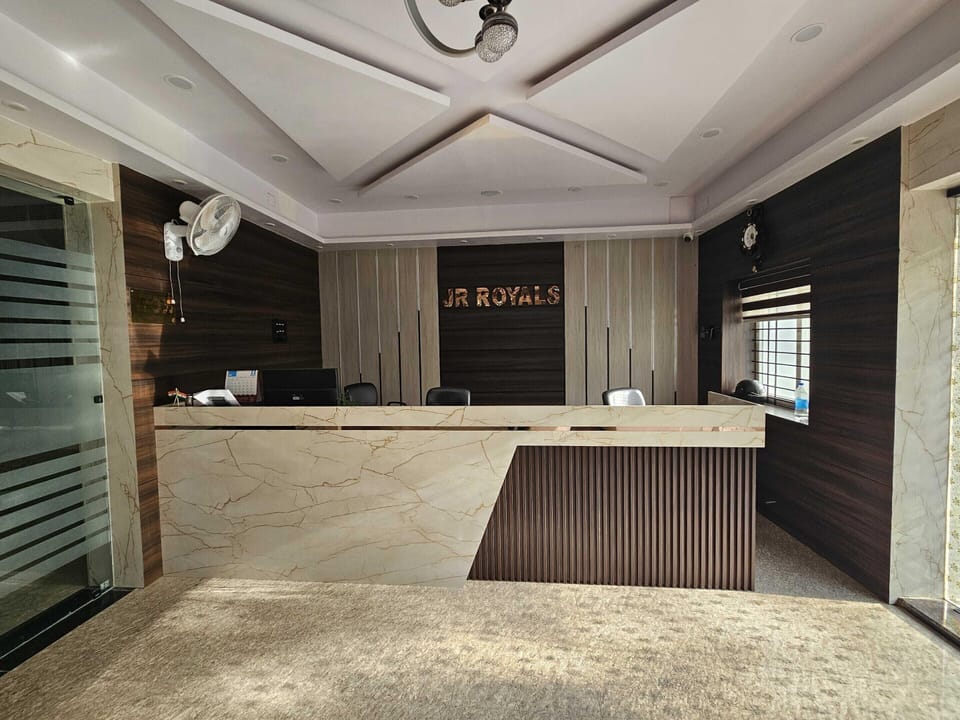 House | Lobby