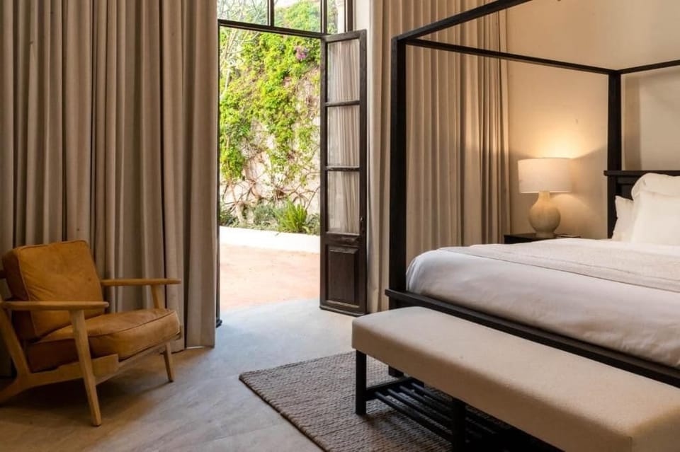 Deluxe Suite | Premium bedding, memory foam beds, minibar, free WiFi