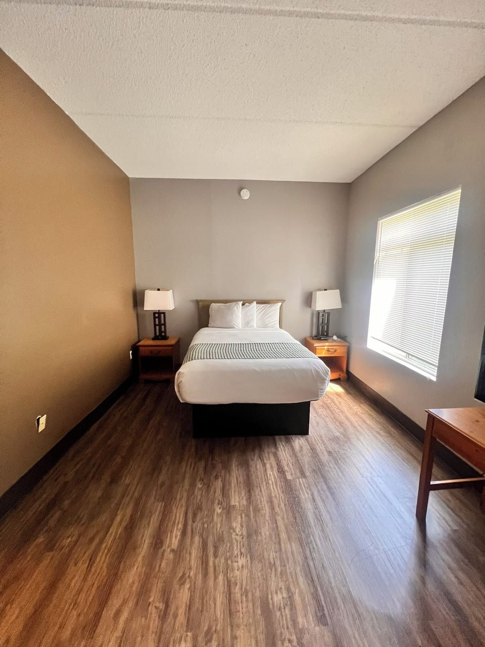 Double Room | Desk, iron/ironing board, free WiFi