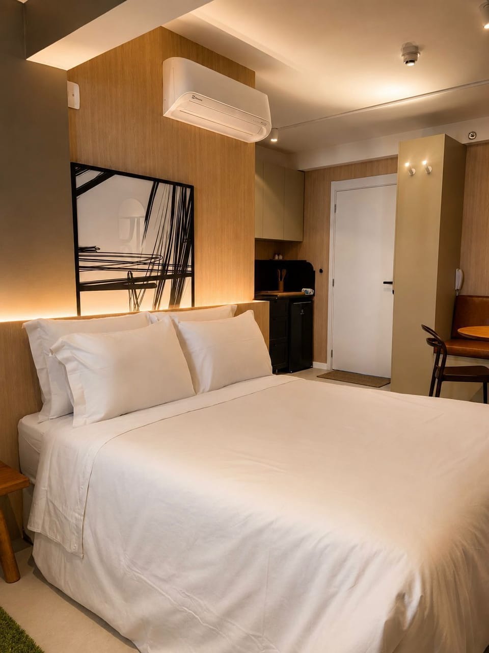 Deluxe Studio, 1 Queen Bed, Pool View | Desk, laptop workspace, WiFi (free)
