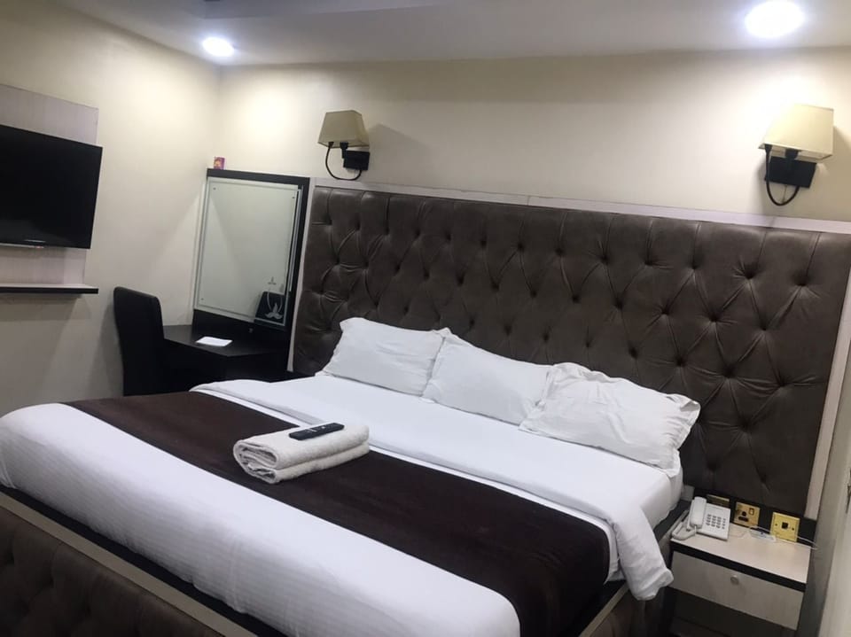Single Room, City View | Desk, laptop workspace, free WiFi