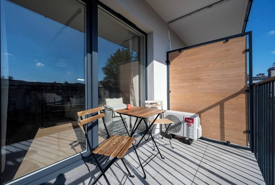 Bright 1-Bedroom Apartment with Parking Access and Balcony | Book Now with RENTUJEMY.COM