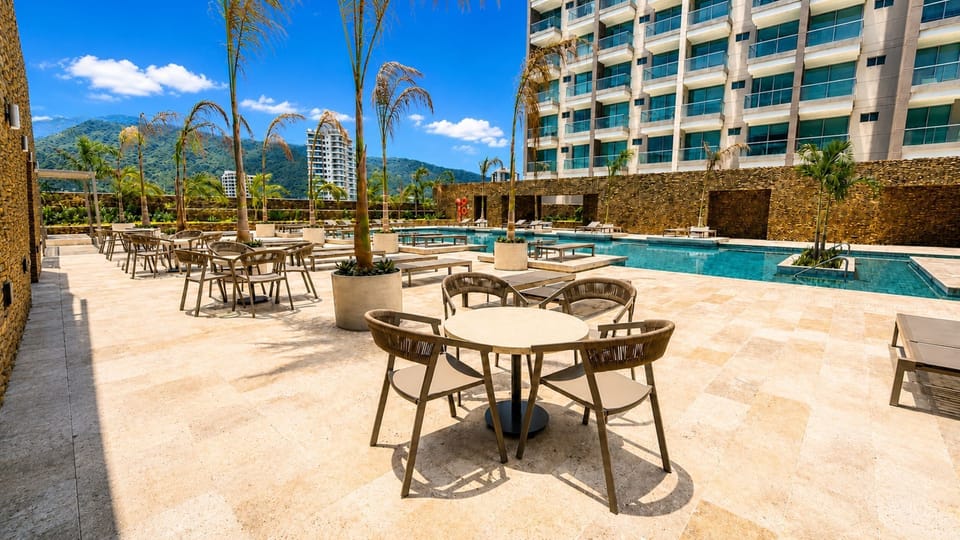 2 outdoor pools