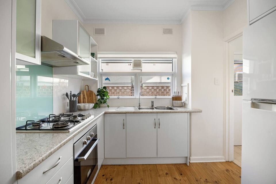 Prepare everything from leisurely breakfasts to sunset dinners in a bright, functional kitchen designed for easy holiday living.
