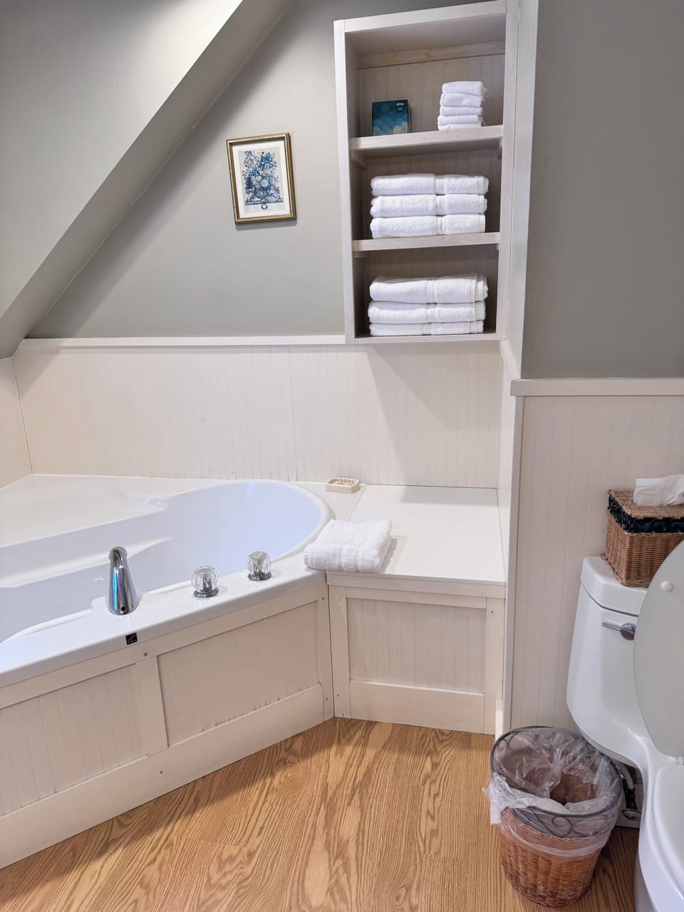 Signature Studio Suite, Balcony, Garden View | Premium bedding, individually decorated, individually furnished