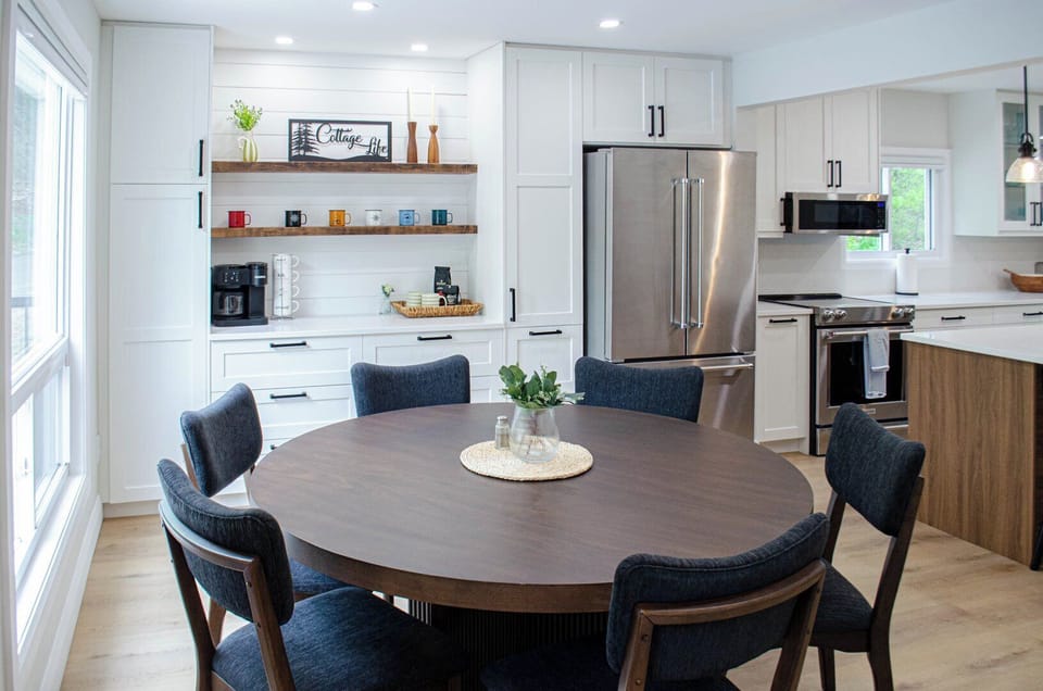 Open concept dining area, coffee bar and kitchen