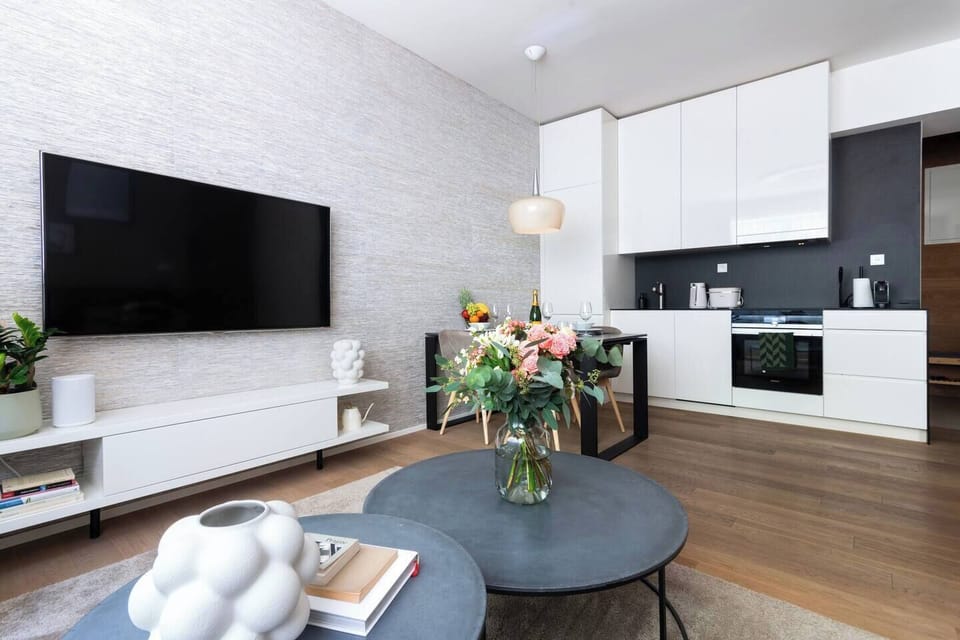 Rooms: Living room