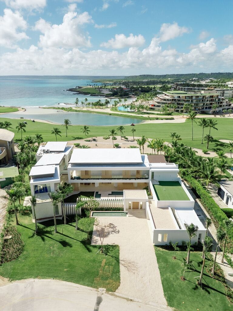 Large luxury villa with full staff and ocean views (8089)