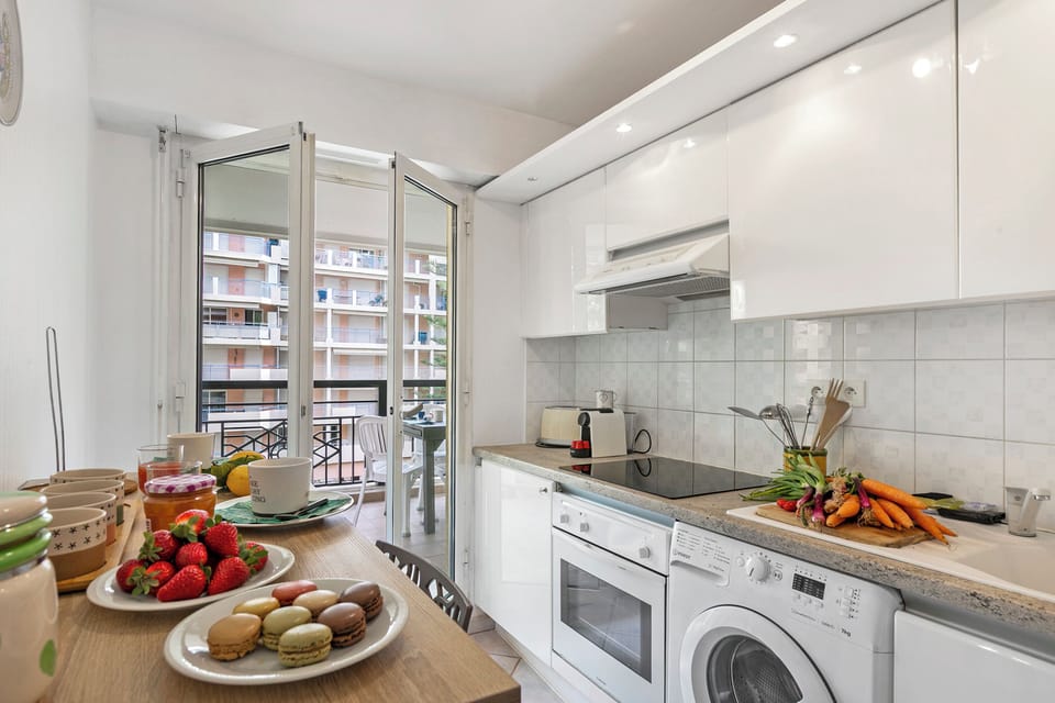 Kitchen and dining area