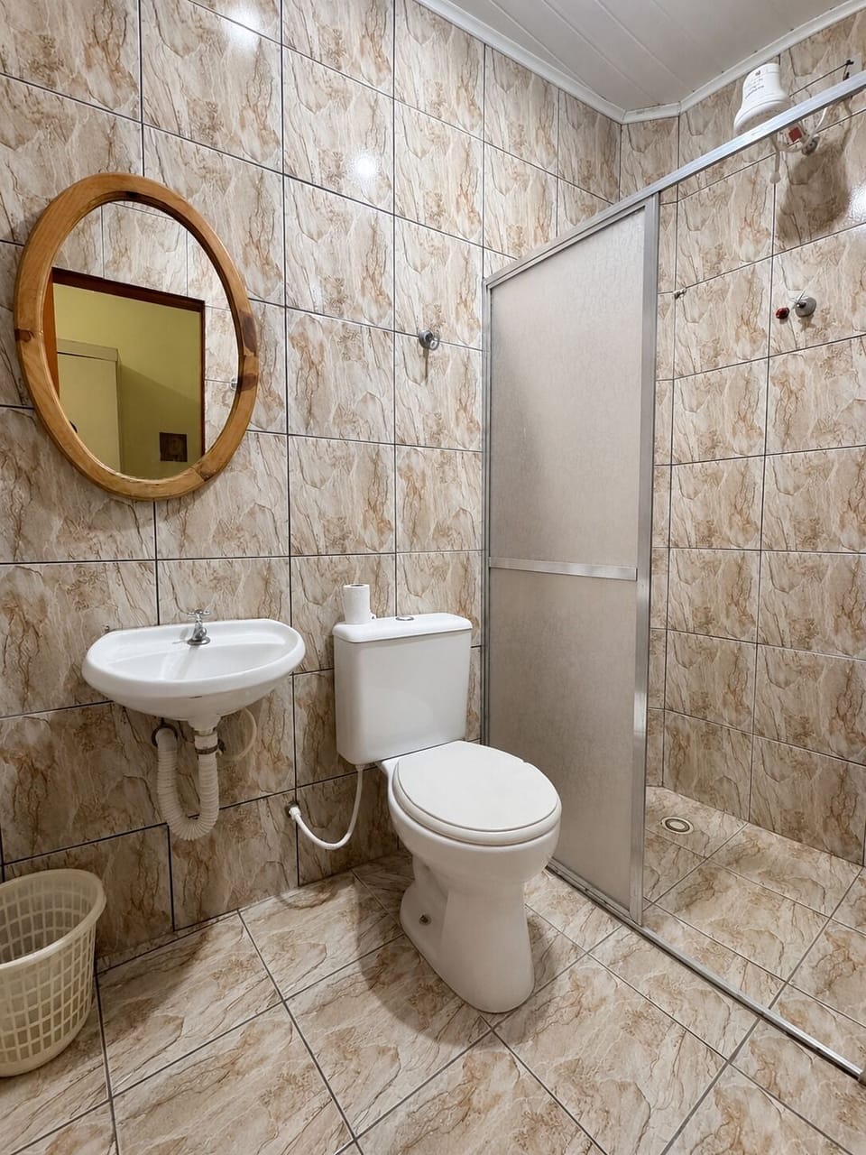 Suite 11 | Bathroom