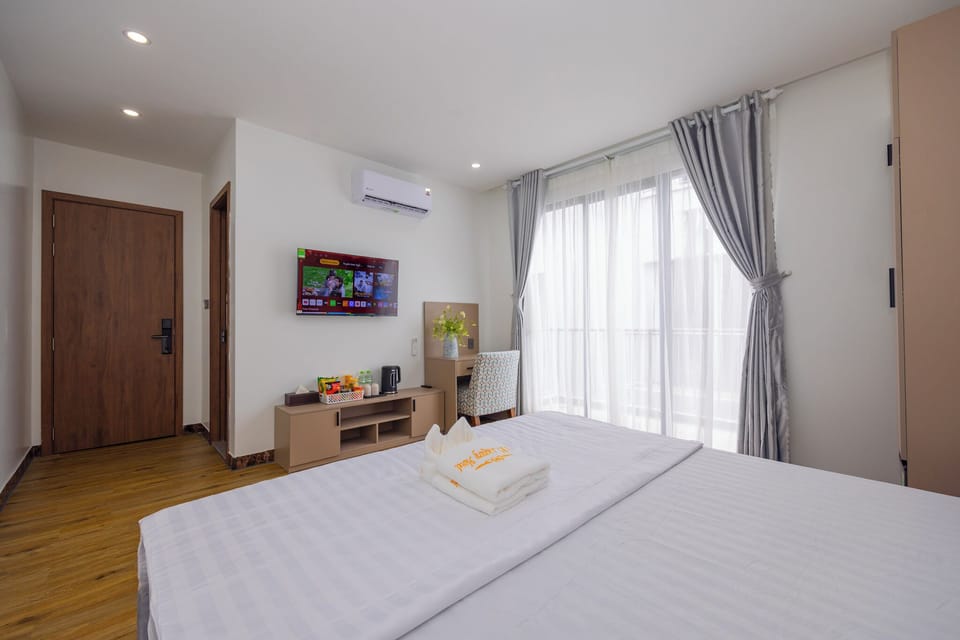Superior Room, Balcony, Pool View | Desk, blackout drapes, WiFi (free), bed sheets