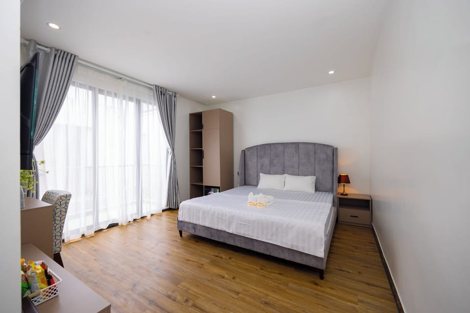 Superior Room, Balcony, Pool View | Desk, blackout drapes, WiFi (free), bed sheets