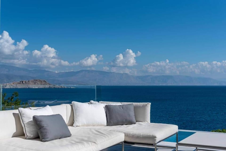 Villa, 4 Bedrooms, Smoking, Private Pool | Property grounds