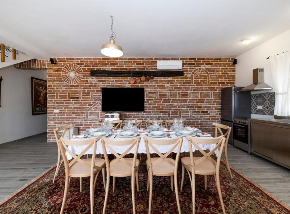 Villa (Villa Panda with pool and sea view) | Dining room
