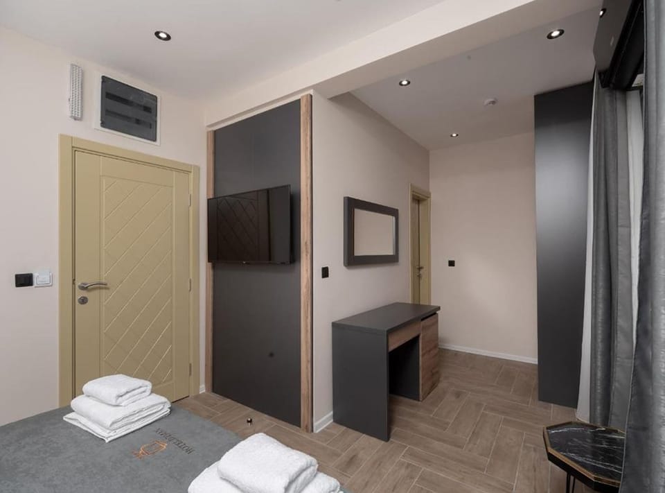 20 bedrooms, WiFi (free)