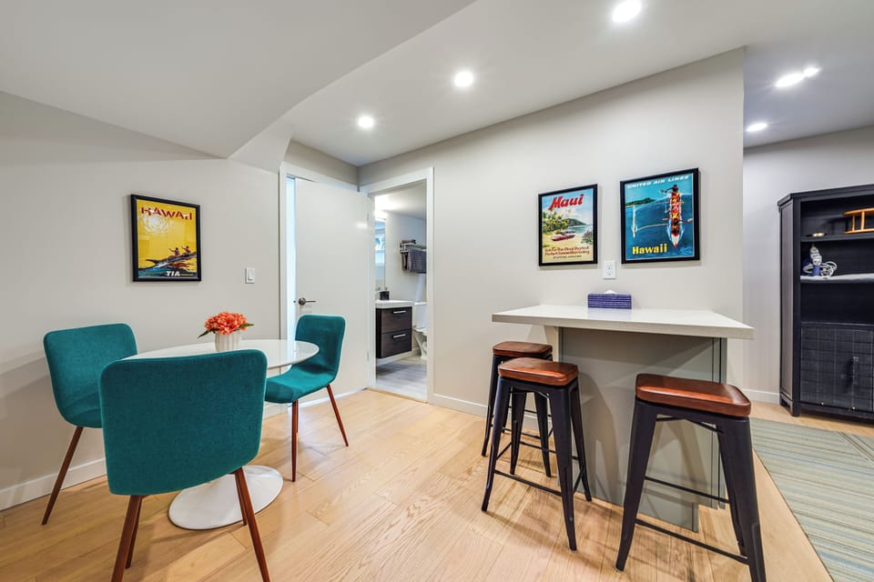 Dining Area | Dishes & Flatware Provided