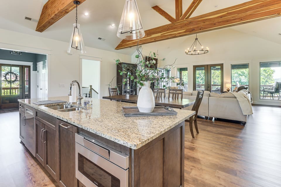 Kitchen | Main Level