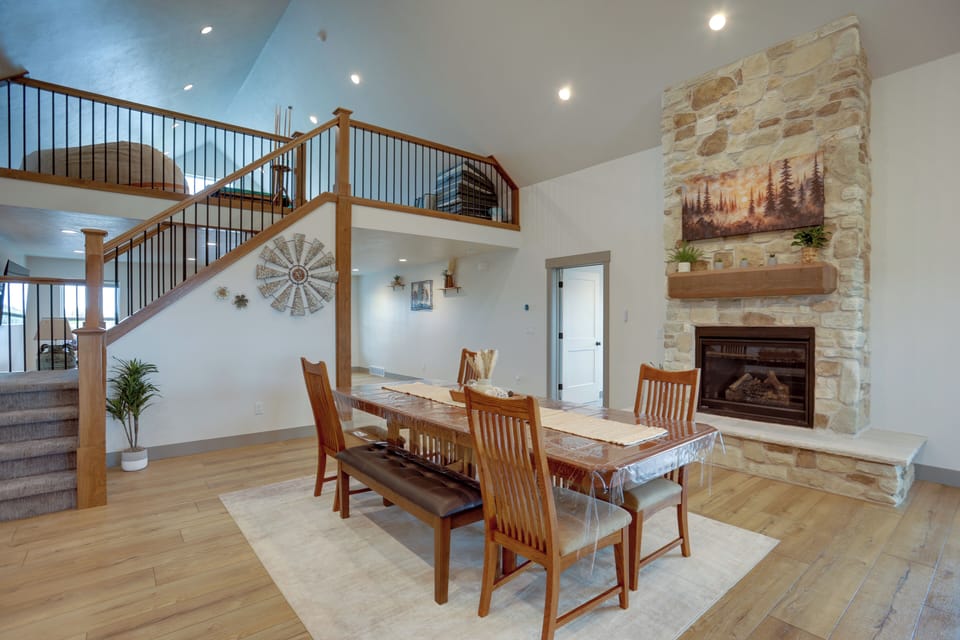 Dining Area | Dishware & Flatware | Main Level