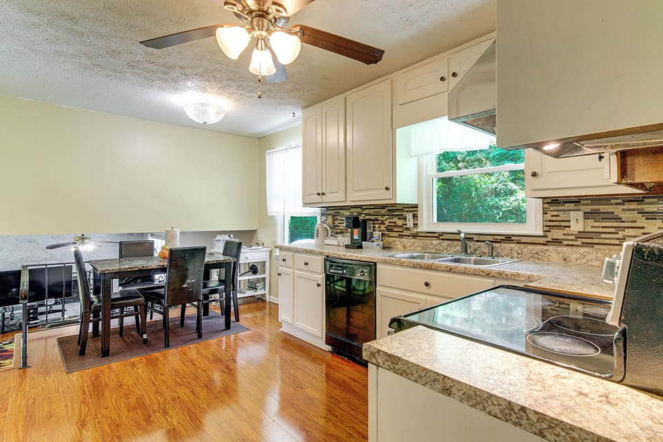 Kitchen | Main Level
