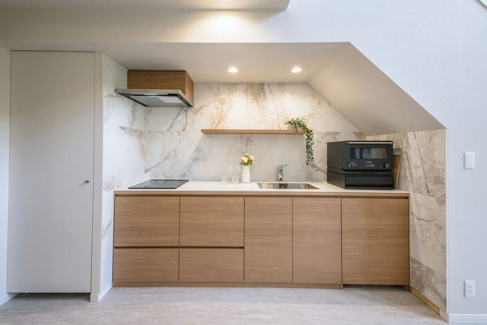 Deluxe Villa | Private kitchen | Microwave, stovetop, rice cooker, cookware/dishes/utensils