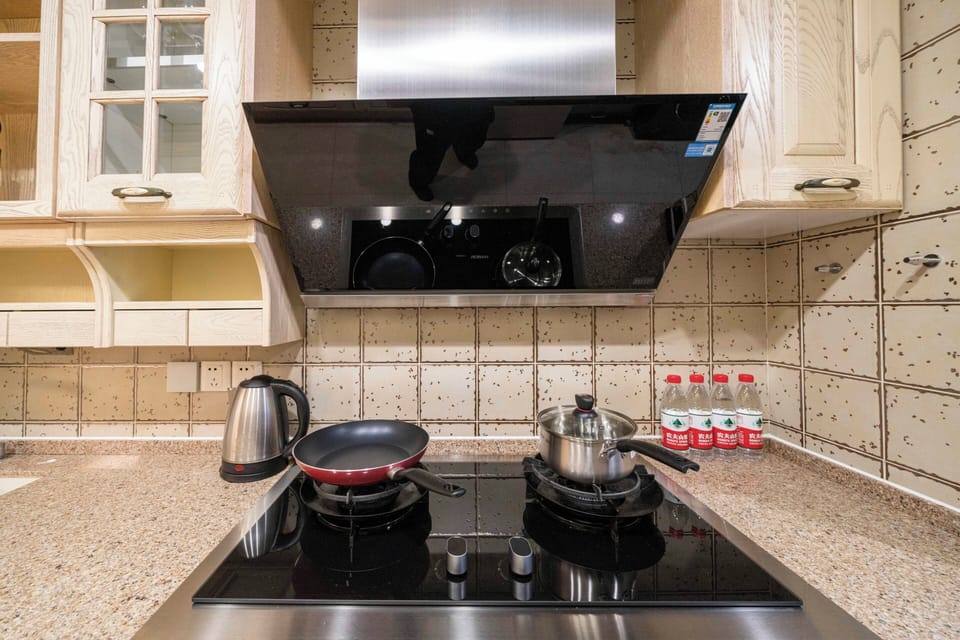 Superior Apartment, 2 Bedrooms, Non Smoking, City View | Private kitchen